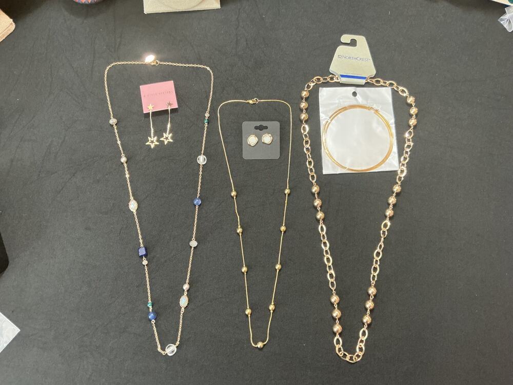 Vintage Gold Tone Jewelry Lot Loft Necklace Earrings Bundle $48